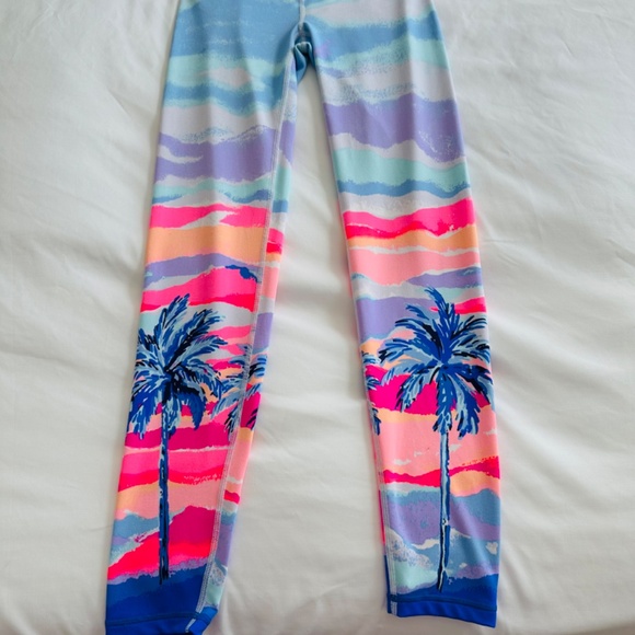 Lilly Pulitzer Luxletic 26” Weekender Legging Sunset Palm Sunset Engineered XS - Picture 2 of 8